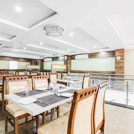 Capital O Sky Grand Hotel Hyderabad Ngoại thất bức ảnh