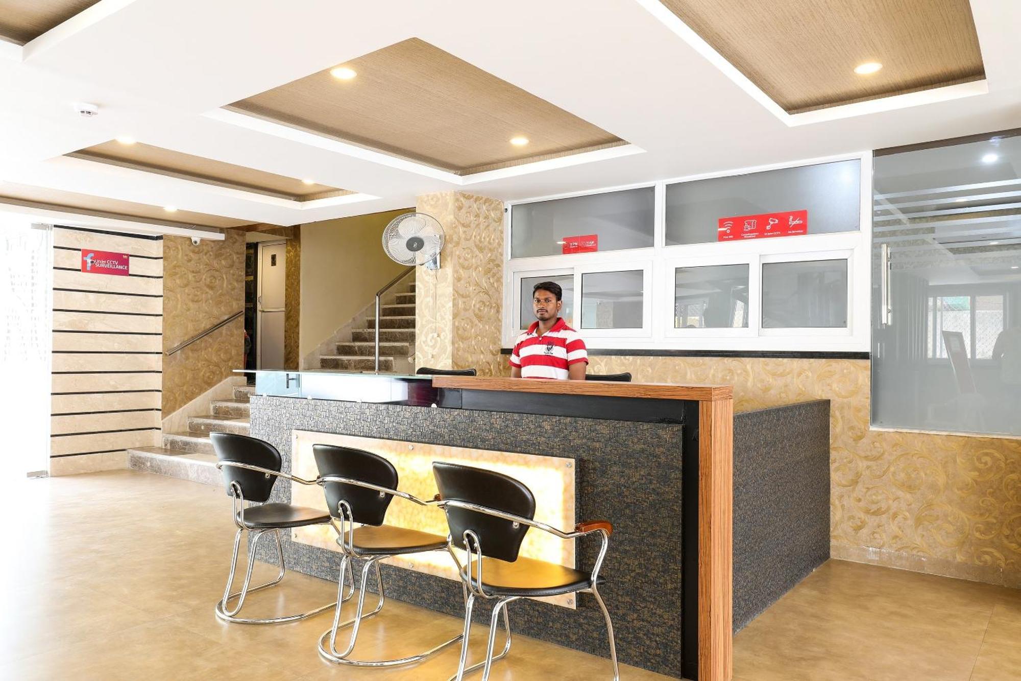 Capital O Sky Grand Hotel Hyderabad Ngoại thất bức ảnh